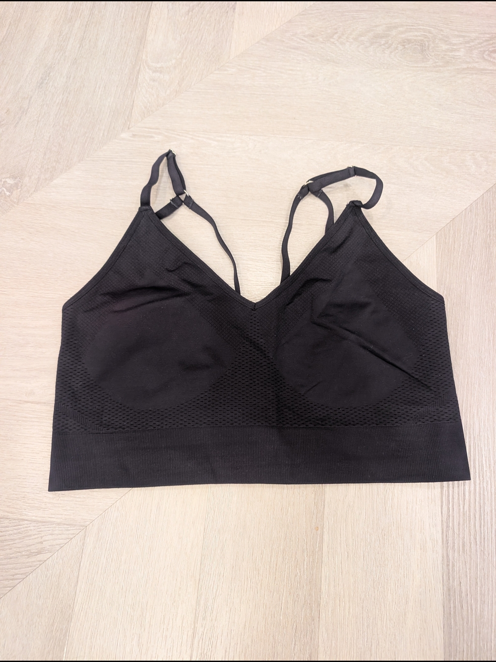 knix Black Seamless V-Neck Bralette with Adjustable Straps